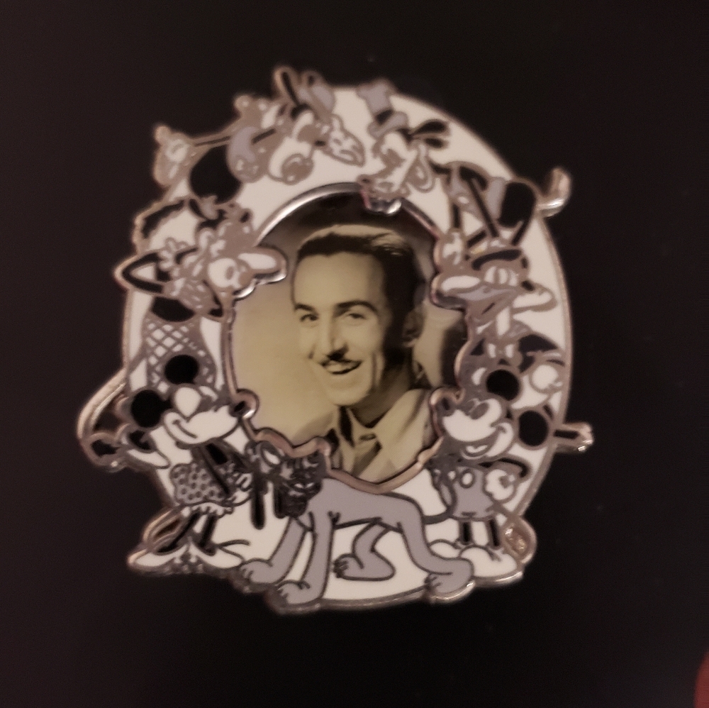 Walt Disney Portrait Enamel Pin – Mickey & Minnie Frame – Disney Parks